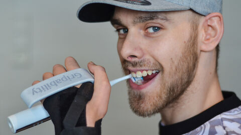 Anerkennung Unternehmen 2018, Gripability t-brush, Zahnbürste Anerkennung Unternehmen 2018, Gripability t-brush, Zahnbürste