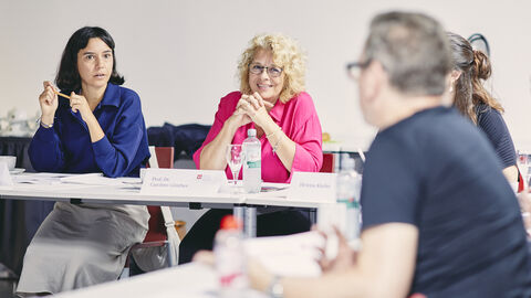 Jurymitglieder in der Diskussion