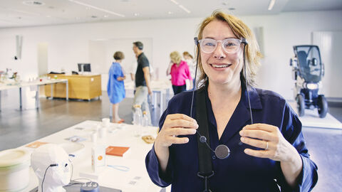 Jurymitglied beim Rundgang